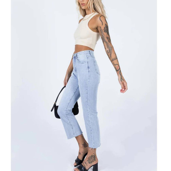Princess Polly ANGELA CROPPED JEANS LIGHT WASH DENIM - Picture 2 of 11